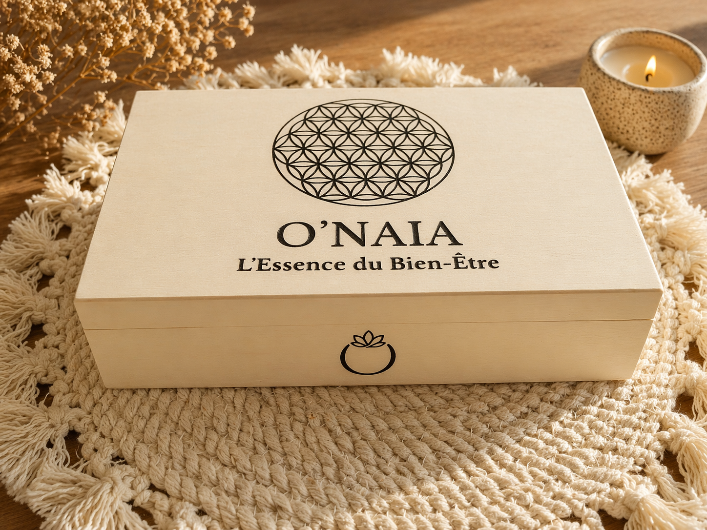 Vue détaillée du coffret rituel O'NAIA — plaque Fleur de Vie et pierres de lithothérapie