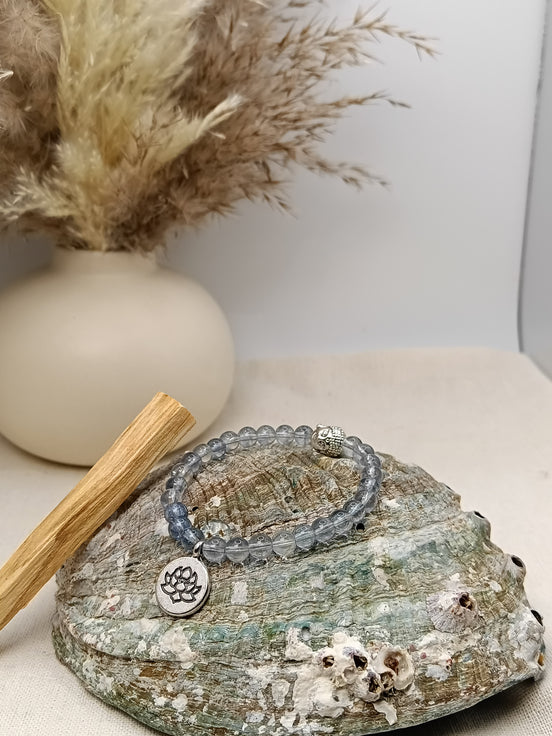 Bracelet Topaze Bleue O'NAIA Palo Santo lithothérapie communication clarté mentale chakra gorge
