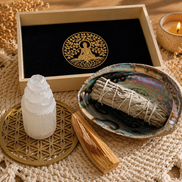 Coffret rituel de purification O'NAIA avec sélénite, Palo Santo, sauge et coquille d'ormeau